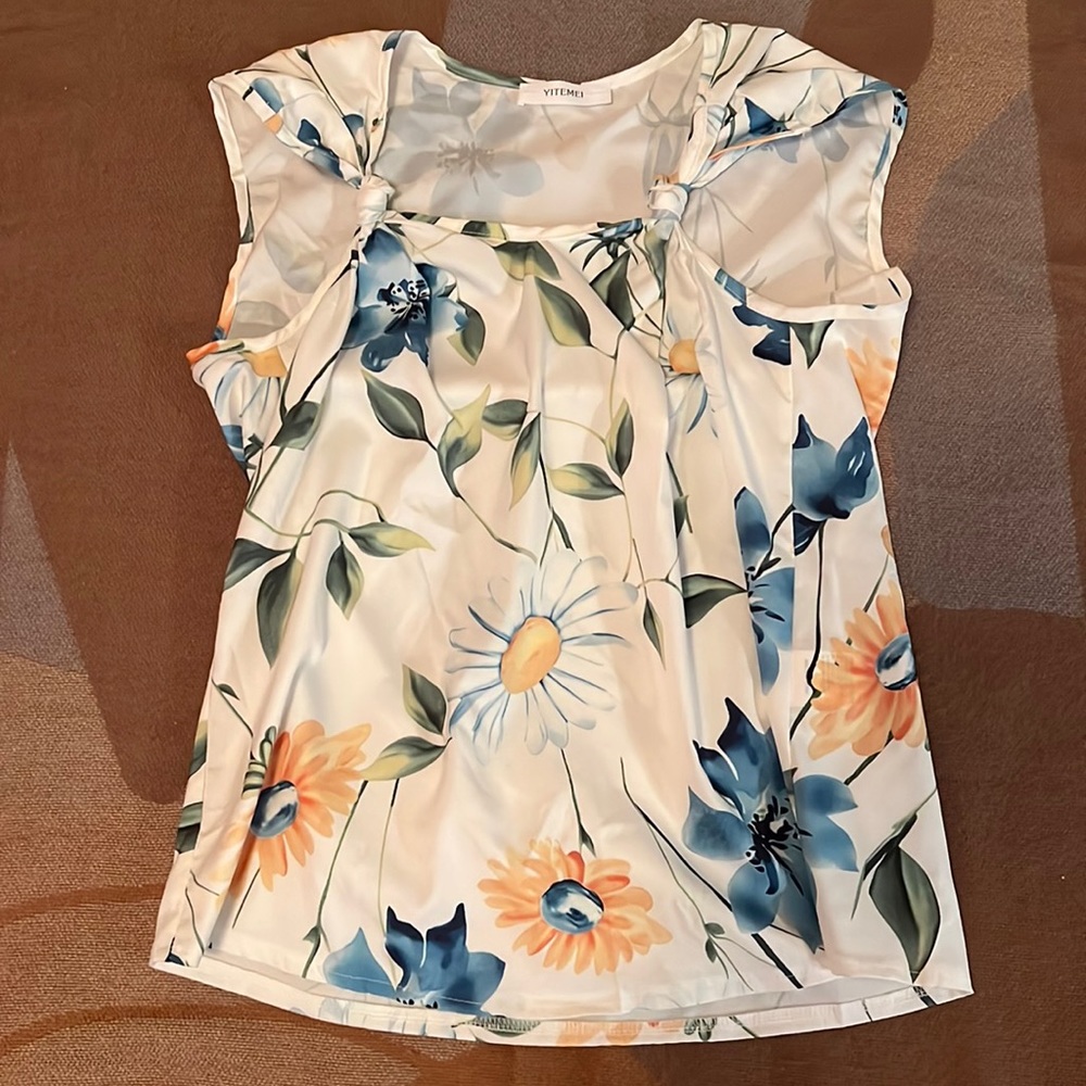 Floral Knot Tank